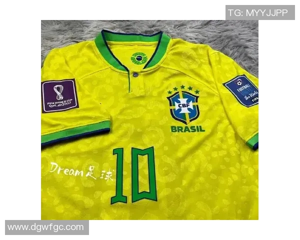 九位足球明星的经典球衣回顾与背后故事揭秘