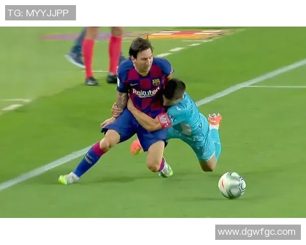 足球明星搞笑瞬间大盘点笑翻全场的趣味视频合集 足球明星搞笑瞬间大盘点笑翻全场的趣味视频合集