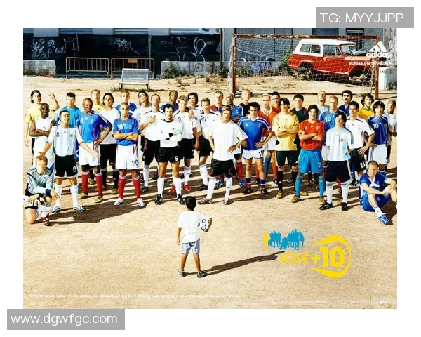 足球明星海报自粘创意设计让你的空间瞬间焕发活力与激情