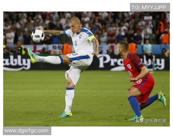 足球明星精彩配乐合集视频带你领略球场魅力与音乐的完美结合 足球明星精彩配乐合集视频带你领略球场魅力与音乐的完美结合