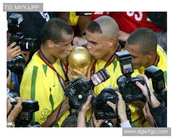 金宝足球明星盘点及其在足球界的影响力与成就分析 金宝足球明星盘点及其在足球界的影响力与成就分析